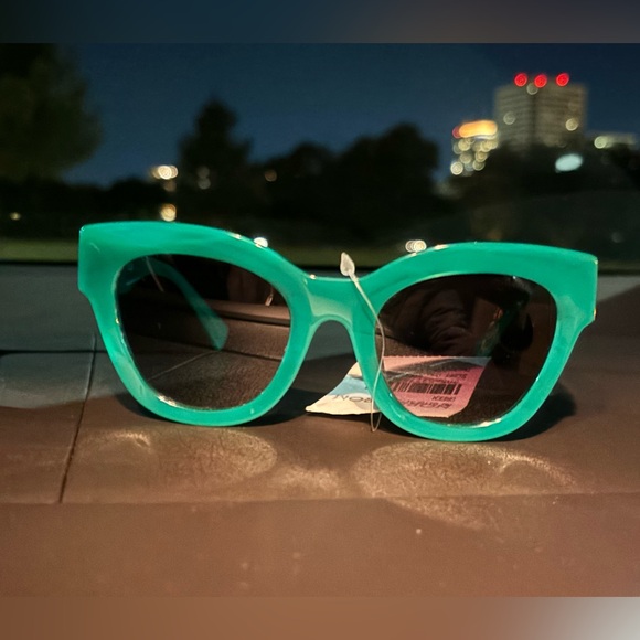 NWT- Miu Miu: MU 01YS Sunglasses - Picture 9 of 12
